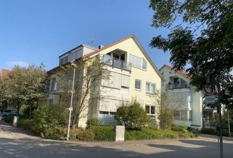 …die 4-Zimmer Dachgeschosswohnung mit Flair, TG-St.-Platz, EBK und toller Aussicht in die Natur!, 72072 Tübingen-Kilchberg, Dachgeschosswohnung
