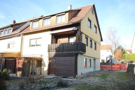 Älteres Wohngebäude mit Balkon, Terrasse, Gewölbekeller und einem attraktivem Raumangebot, 72074 Tübingen, Einfamilienhaus