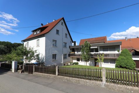 Solides Fünffamilienhaus – ideal als Mehrgenerationenhaus oder Kapitalanlage, 72768 Reutlingen, Mehrfamilienhaus