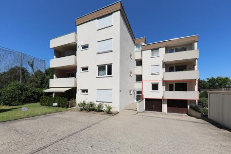 Modernisierte 1,5-Zimmer-Wohnung mit großem Balkon und Außenstellplatz, 72762 Reutlingen, Wohnung