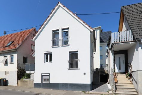 Modernes und freistehendes Einfamilienhaus in zentraler Lage von Betzingen, 72770 Reutlingen, Einfamilienhaus