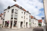 24015-JI-1 - Gepfl. u. hochw. ausgest. Maisonettewhg. mit EBK, 2 Bädern, 2 TG-St.-Pl. u. gr. Dachterrasse