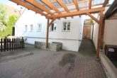 Charmantes Wohnhaus in Grenzbauweise mit tollen Details, attraktiven Freisitzlösungen u. Carport! - 22023-JI-19