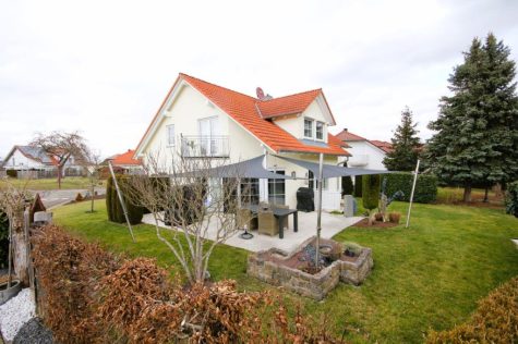 …endlich Platz für alle! …das modern ausgestattete Einfamilienhaus mit Garage, EBK und Carport!, 72414 Rangendingen-Höfendorf, Einfamilienhaus