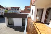Einfamilienhaus mit Flachdachanbau, XXL-(Sonnen)Dachterrasse, 2 Südbalkone u. Garage - 23028-JI-17