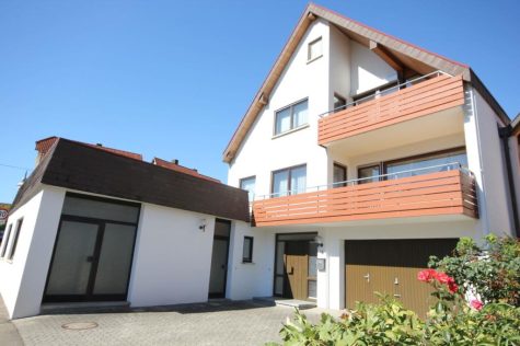 Einfamilienhaus mit Flachdachanbau, XXL-(Sonnen)Dachterrasse, 2 Südbalkone u. Garage, 72108 Rottenburg-Wurmlingen, Einfamilienhaus
